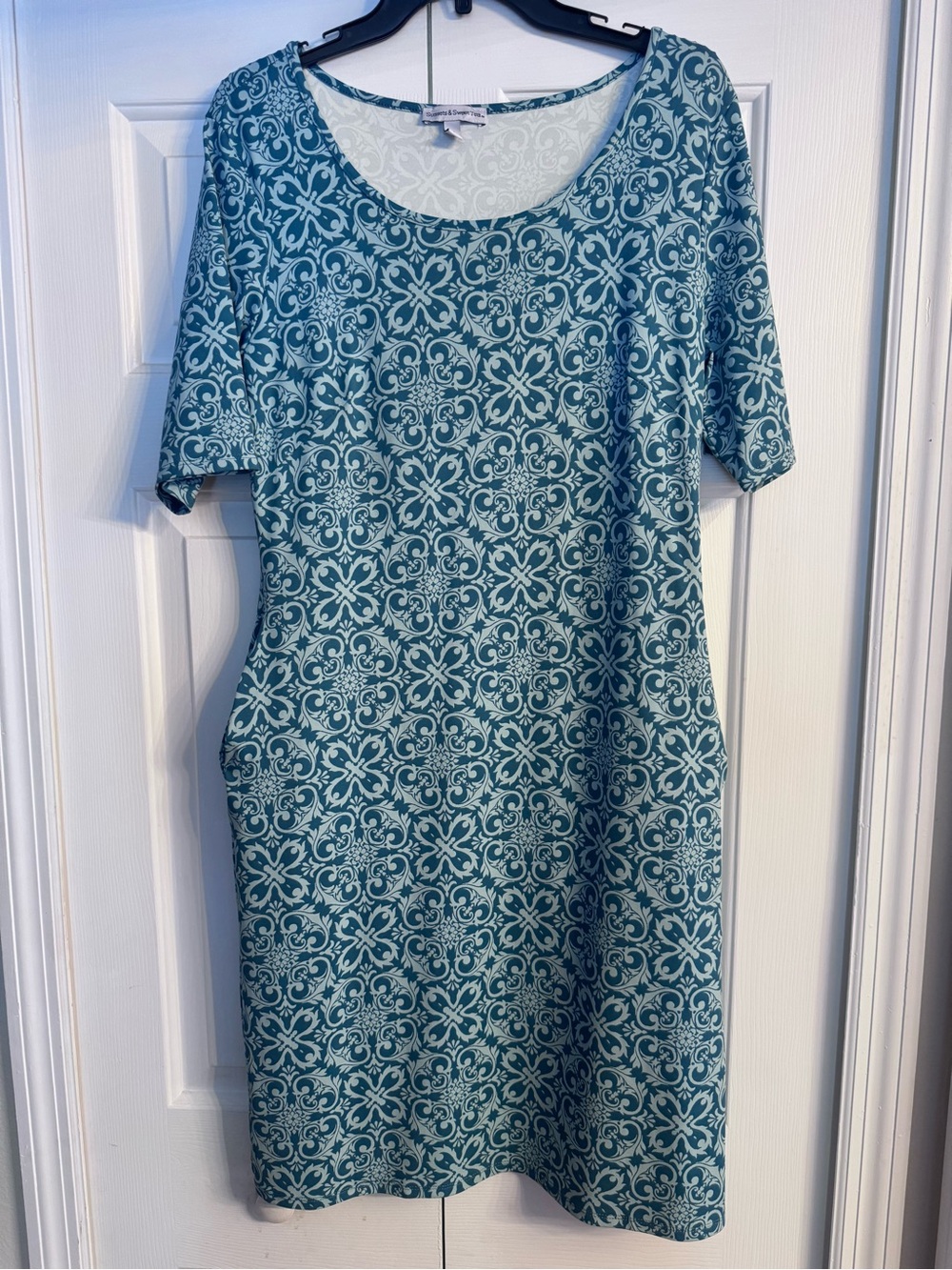 Casual greenish-Teal Patterned Scoop-Neck stretch Women’s Dress with pockets
